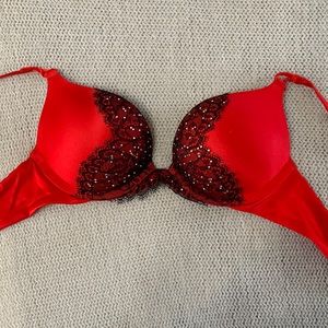 Victorias Secret miraculous plunge bra 32AA